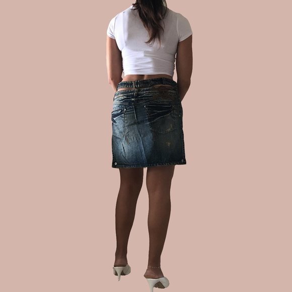 Exclusive Italian Designer Low Rise Mini Skirt - Picture 4 of 8